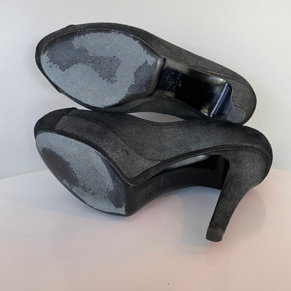 CHANEL CC Logo Metallic Suede Pumps Size 37 - Picture 11 of 16